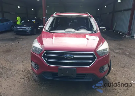 2017 Ford Escape Titanium z USA, uszkodzony, nr VIN 1FMCU0JD2HUD91350